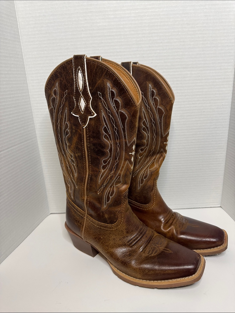 Justin Gypsy Classic Brown Leather Cowboy Boots - Western Style